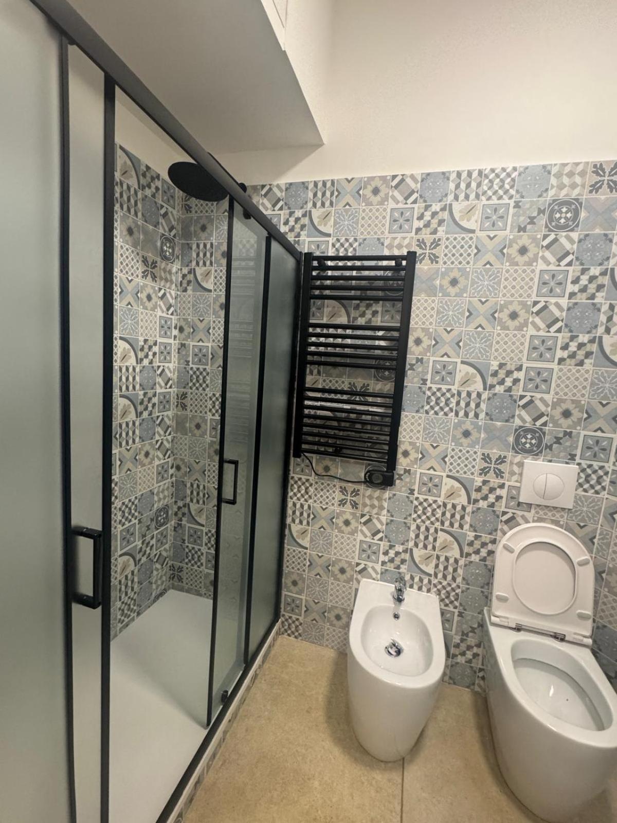 Youroominrome Rom