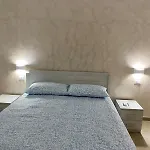 Youroominrome