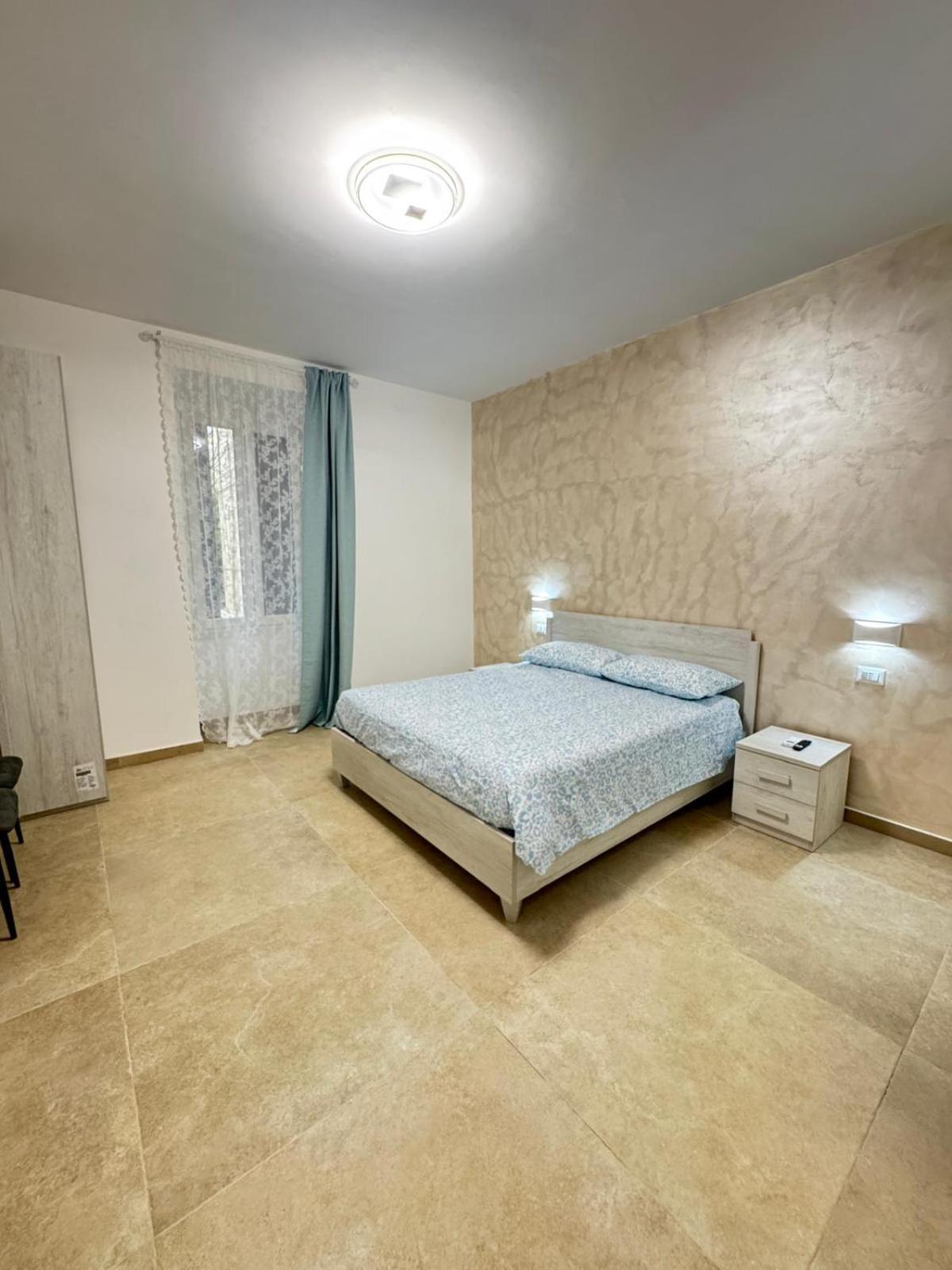 Youroominrome Rom