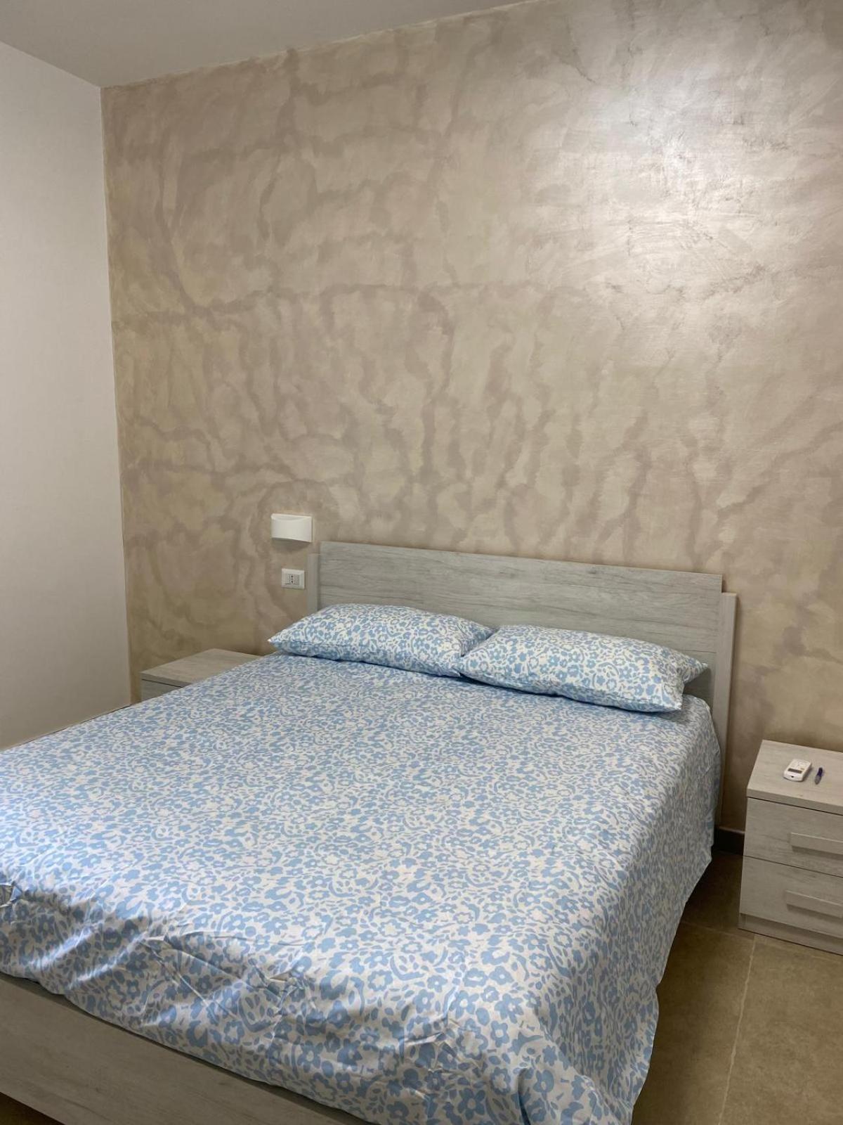 Youroominrome Rom